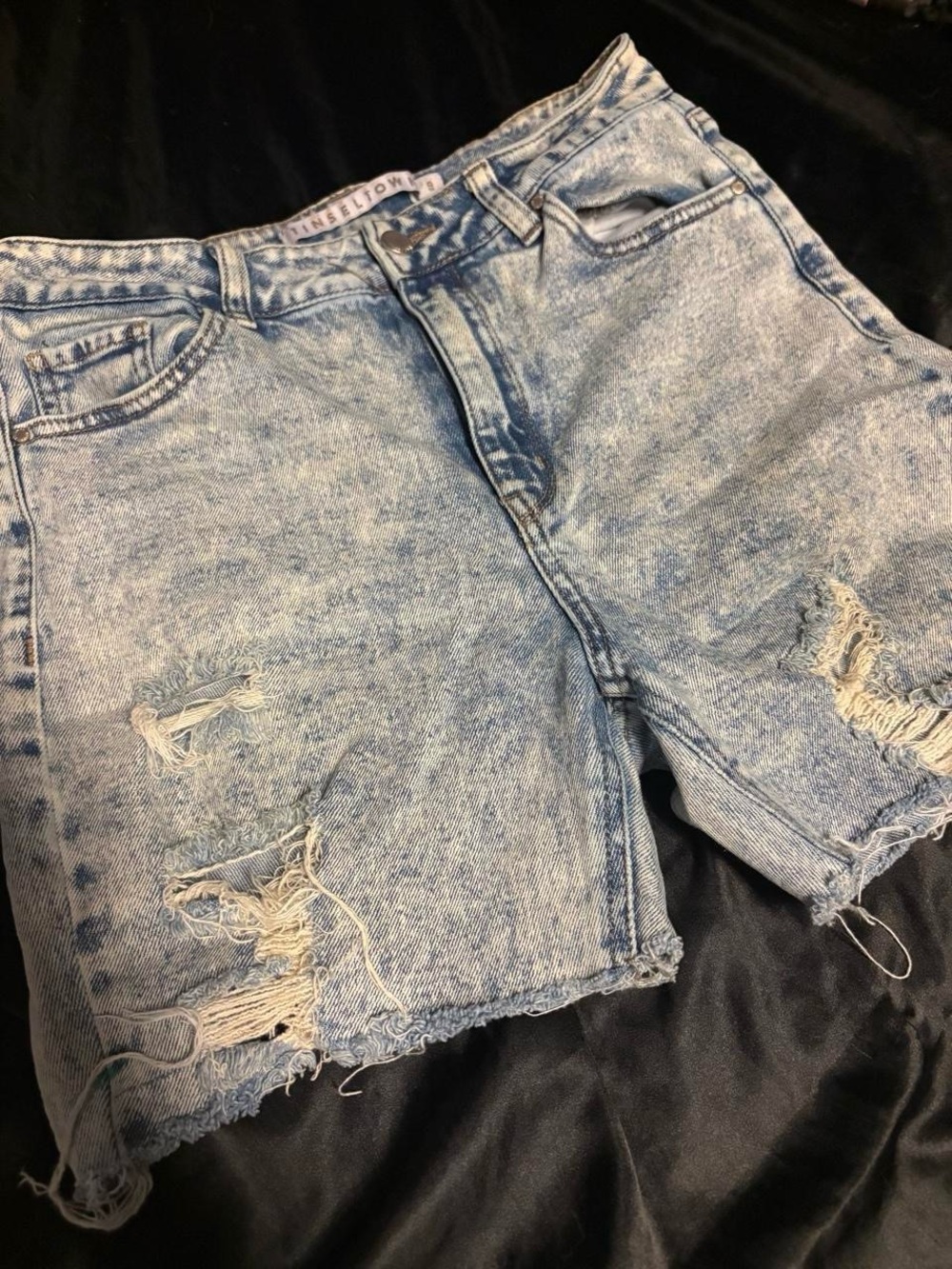 Tinseltown Blue Acid-Wash Denim Shorts